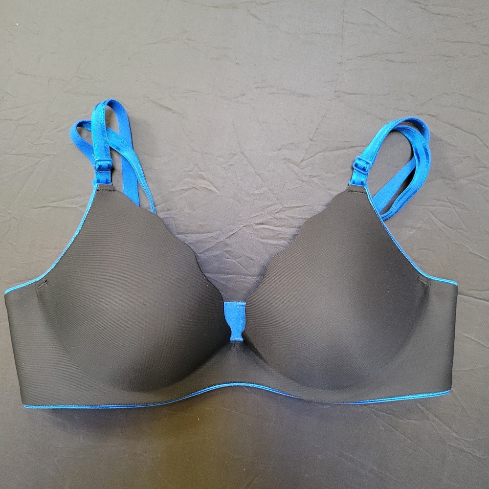 32B excellent! Black Blue b.tempt'd by Wacoal  b.wow'd Push-Up Convertible Bra